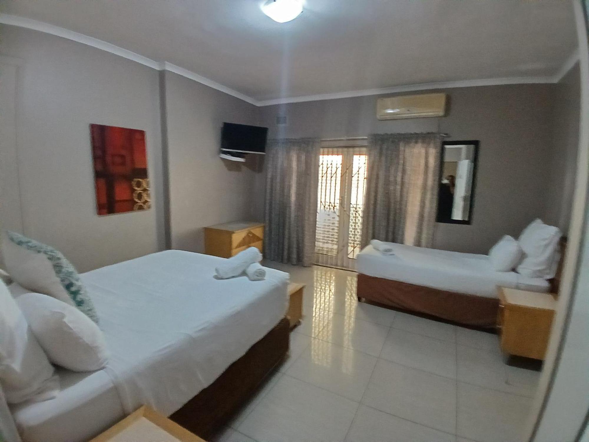 Goodwillmanor Bed & Breakfast เดอร์บัน ภายนอก รูปภาพ